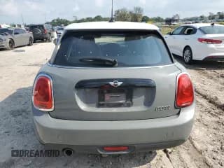 ✅ 2016 MINI Hardtop 4 Door • VIN: WMWXU1C55G2D12359 • Lot: 66711844. Listed on Copart with 38,391 mi. Free auction sales archive from the USA and detailed vehicle history report at DreamBid. Image 6.