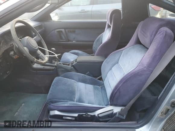 ✅ 1986 Toyota Supra • VIN: JT2MA70L4G0016772 • Lot: 85806484. Wystawiony na Copart z przebiegiem 128 504 mil. Bezpłatny archiwum sprzedaży aukcyjnych z USA i szczegółowy raport historii pojazdu na DreamBid. Zdjęcie 7.