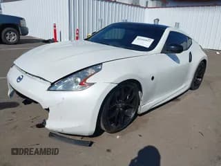 ✅ 2009 Nissan 370Z • VIN: JN1AZ44E39M405169 • Lot: 43292937. Wystawiony na IAAI z przebiegiem 141 640 mil. Bezpłatny archiwum sprzedaży aukcyjnych z USA i szczegółowy raport historii pojazdu na DreamBid. Zdjęcie 2.