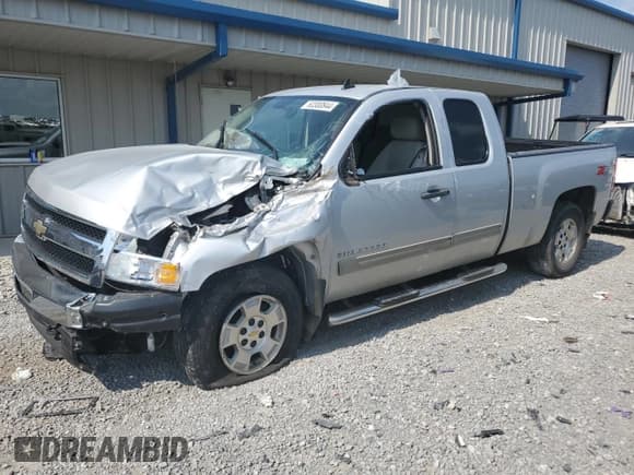 ✅ 2011 Chevrolet Silverado 1500 LT • VIN: 1GCRKSE39BZ161803 • Лот: 63300844. Опубликован ранее на Copart с пробегом Не указан. Бесплатный доступ к архиву аукционных продаж из США и подробный отчёт об истории автомобиля на DreamBid. Изображение 1.