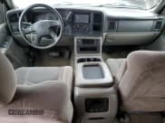 ✅ 2005 Chevrolet Suburban LT • VIN: 1GNEC16Z95J187286 • Лот: 86953594. Опубликован ранее на Copart с пробегом 238 312 миль. Бесплатный доступ к архиву аукционных продаж из США и подробный отчёт об истории автомобиля на DreamBid. Изображение 8.