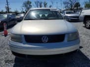 ✅ 2001 Volkswagen Passat • VIN: WVWAC63B91P019327 • Lot: 48207895. Listed on Copart with 147,065 mi. Free auction sales archive from the USA and detailed vehicle history report at DreamBid. Image 5.