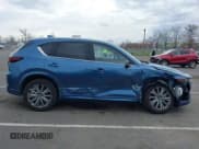 ✅ 2024 Mazda CX-5 Signature • VIN: JM3KFBXY2R0353455 • Lot: 41965921. Wystawiony na IAAI z przebiegiem 13 315 mil. Bezpłatny archiwum sprzedaży aukcyjnych z USA i szczegółowy raport historii pojazdu na DreamBid. Zdjęcie 13.
