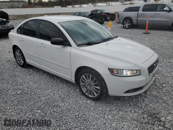 ✅ 2010 Volvo S40 • VIN: YV1382MS0A2495720 • Lot: 92626875. Listed on Copart with 156,914 mi. Free auction sales archive from the USA and detailed vehicle history report at DreamBid. Image 4.