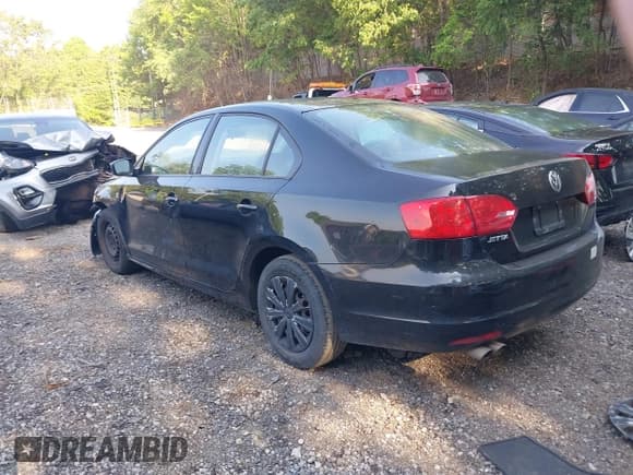 ✅ 2012 Volkswagen Jetta S • VIN: 3VW2K7AJ2CM358072 • Lot: 42406237. Wystawiony na IAAI z przebiegiem 76 797 mil. Bezpłatny archiwum sprzedaży aukcyjnych z USA i szczegółowy raport historii pojazdu na DreamBid. Zdjęcie 3.