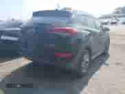 2018 Hyundai Tucson SEL z VIN KM8J33A48JU809752, wystawiony jako IAAI lot #42260436 z przebiegiem 106 875 mil mil oraz . Historia ofert i sprzedaży dostępna na DreamBid. Obrazek 4.