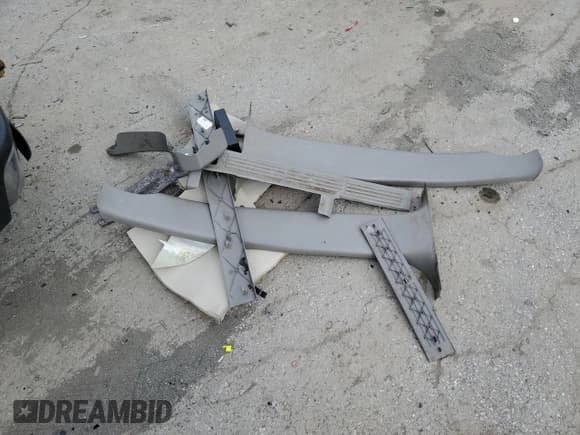 ✅ 2004 Chevrolet Suburban LT • VIN: 1GNFK16T54J101330 • Лот: 55530315. Опубликован ранее на Copart с пробегом 164 755 миль. Бесплатный доступ к архиву аукционных продаж из США и подробный отчёт об истории автомобиля на DreamBid. Изображение 13.