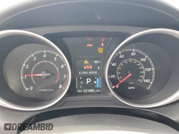 2014 Mitsubishi Outlander ES z VIN 4A4AR3AU8EE006807, wystawiony jako Copart lot #62924365 z przebiegiem 221 686 mil mil oraz Nie do naprawy • Non repairable. Historia ofert i sprzedaży dostępna na DreamBid. Obrazek 9.