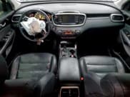 ✅ 2019 Kia Sorento EX • VIN: 5XYPHDA59KG447545 • Lot: 95039635. Wystawiony na Copart z przebiegiem 134 830 mil. Bezpłatny archiwum sprzedaży aukcyjnych z USA i szczegółowy raport historii pojazdu na DreamBid. Zdjęcie 8.