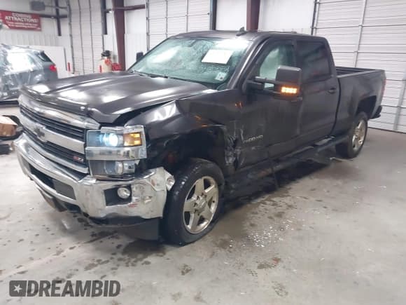 ✅ 2015 Chevrolet Silverado 2500HD LT • VIN: 1GC1KVEG1FF667893 • Lot: 42190250. Wystawiony na IAAI z przebiegiem 216 407 mil. Bezpłatny archiwum sprzedaży aukcyjnych z USA i szczegółowy raport historii pojazdu na DreamBid. Zdjęcie 23.