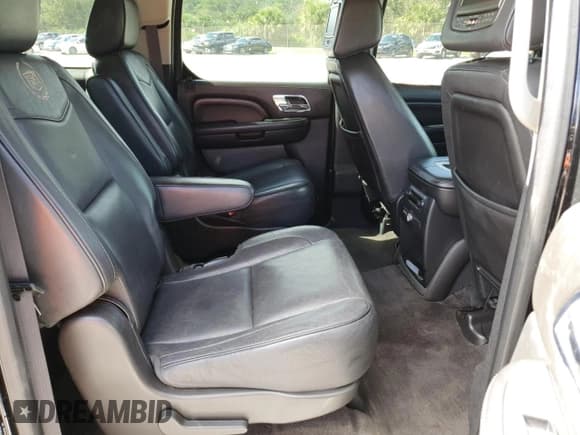 ✅ 2013 Cadillac Escalade ESV Platinum Edition • VIN: 1GYS3KEF9DR322219 • Лот: 90066535. Опубликован ранее на Copart с пробегом 174 669 миль. Бесплатный доступ к архиву аукционных продаж из США и подробный отчёт об истории автомобиля на DreamBid. Изображение 11.