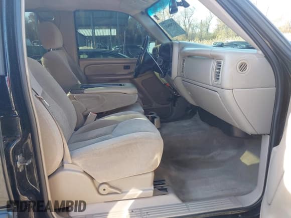 ✅ 2004 Chevrolet Silverado 1500 Z71 • VIN: 2GCEK13T441379543 • Lot: 43700681. Wystawiony na IAAI z przebiegiem 218 175 mil. Bezpłatny archiwum sprzedaży aukcyjnych z USA i szczegółowy raport historii pojazdu na DreamBid. Zdjęcie 5.