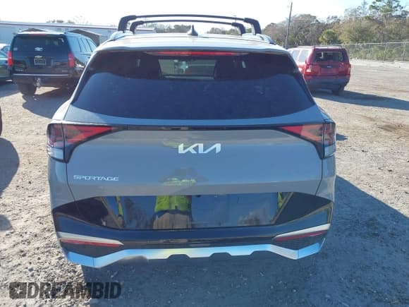 ✅ 2025 Kia Sportage SX-Prestige • VIN: 5XYK53DF2SG246622 • Lot: 41555512. Wystawiony na IAAI z przebiegiem 9 855 mil. Bezpłatny archiwum sprzedaży aukcyjnych z USA i szczegółowy raport historii pojazdu na DreamBid. Zdjęcie 17.