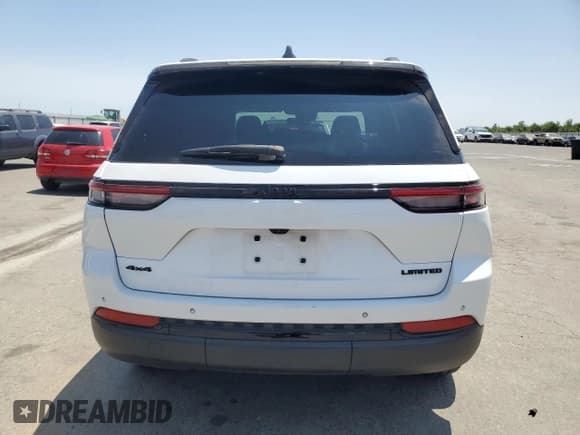 ✅ 2023 Jeep Grand Cherokee Altitude • VIN: 1C4RJGAG6PC552846 • Lot: 62096215. Listed on Copart with 62,225 mi. Free auction sales archive from the USA and detailed vehicle history report at DreamBid. Image 6.