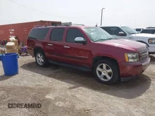 2008 Chevrolet Suburban 2LT z VIN 3GNFK16368G244066, wystawiony jako IAAI lot #41788991 z przebiegiem 233 149 mil mil oraz . Historia ofert i sprzedaży dostępna na DreamBid. Obrazek 1.