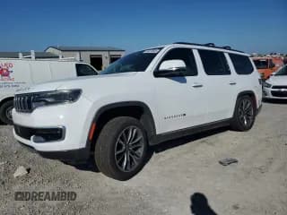 ✅ 2022 Jeep Wagoneer Series III • VIN: 1C4SJVDT1NS107755 • Lot: 84618635. Wystawiony na Copart z przebiegiem 45 155 mil. Bezpłatny archiwum sprzedaży aukcyjnych z USA i szczegółowy raport historii pojazdu na DreamBid. Zdjęcie 1.