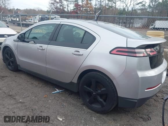 ✅ 2012 Chevrolet Volt • VIN: 1G1RA6E42CU113022 • Лот: 43622472. Опубликован ранее на IAAI с пробегом Не указан. Бесплатный доступ к архиву аукционных продаж из США и подробный отчёт об истории автомобиля на DreamBid. Изображение 3.
