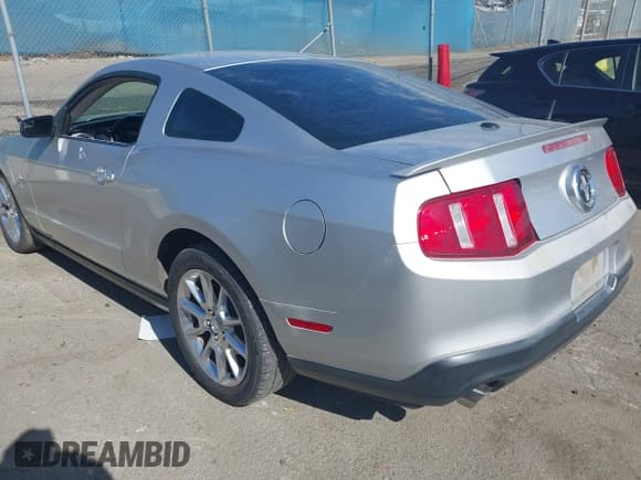 ✅ 2011 Ford Mustang V6 • VIN: 1ZVBP8AM9B5143973 • Lot: 43480774. Listed on IAAI with 187,991 mi. Free auction sales archive from the USA and detailed vehicle history report at DreamBid. Image 3.