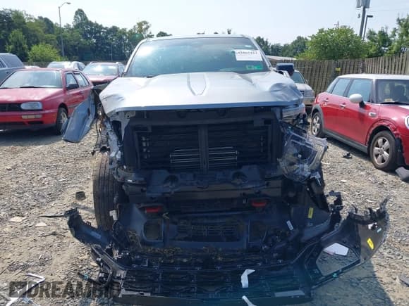 ✅ 2023 GMC Canyon 4WD AT4 • VIN: 1GTP6DEK6P1143991 • Lot: 42865413. Listed on IAAI with 49,712 mi. Free auction sales archive from the USA and detailed vehicle history report at DreamBid. Image 12.