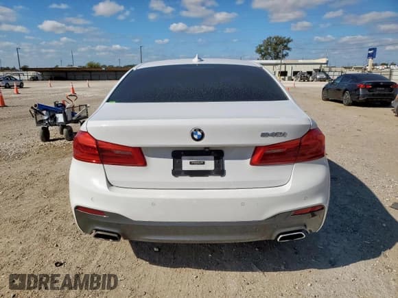 ✅ 2018 BMW 5 Series 540i • VIN: WBAJE5C57JWA92703 • Лот: 91695295. Опубликован ранее на Copart с пробегом 127 759 миль. Бесплатный доступ к архиву аукционных продаж из США и подробный отчёт об истории автомобиля на DreamBid. Изображение 6.