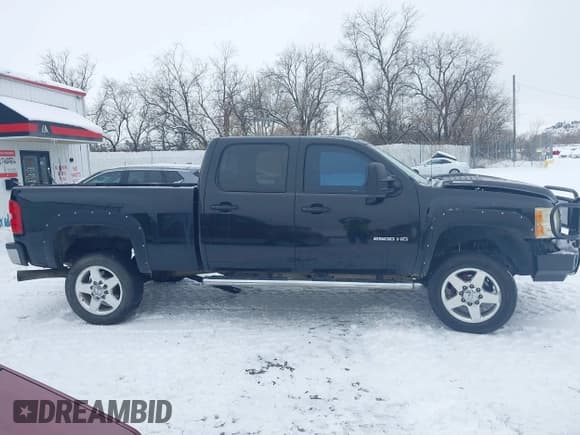 ✅ 2014 Chevrolet Silverado 2500HD LTZ • VIN: 1GC1KYE8XEF119934 • Лот: 41251936. Опубликован ранее на IAAI с пробегом 218 943 миль. Бесплатный доступ к архиву аукционных продаж из США и подробный отчёт об истории автомобиля на DreamBid. Изображение 13.