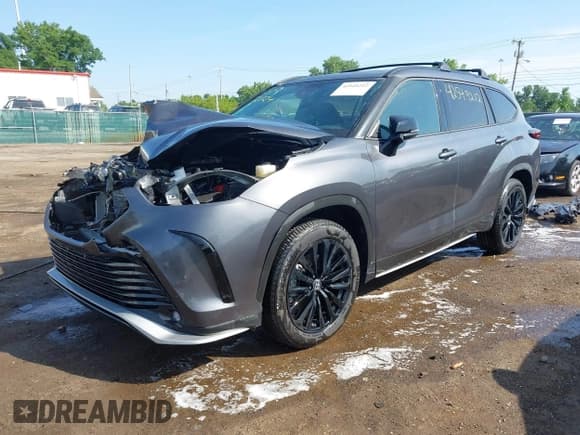 ✅ 2024 Toyota Highlander LE • VIN: 5TDKDRBH2RS568670 • Лот: 42549212. Опубликован ранее на IAAI с пробегом 10 600 миль. Бесплатный доступ к архиву аукционных продаж из США и подробный отчёт об истории автомобиля на DreamBid. Изображение 18.