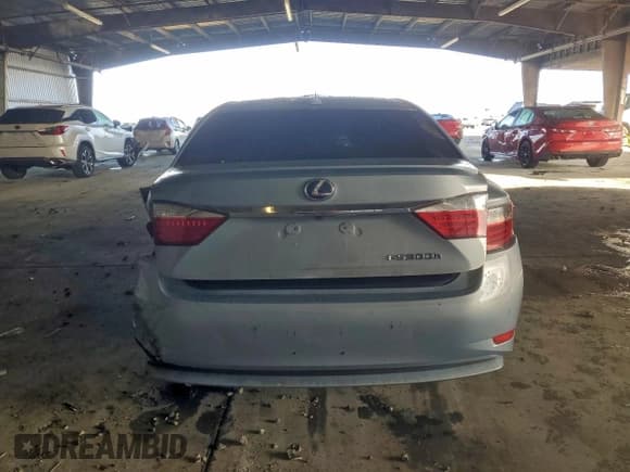 ✅ 2014 Lexus ES 300h • VIN: JTHBW1GG6E2064103 • Lot: 92766475. Wystawiony na Copart z przebiegiem 191 161 mil. Bezpłatny archiwum sprzedaży aukcyjnych z USA i szczegółowy raport historii pojazdu na DreamBid. Zdjęcie 6.