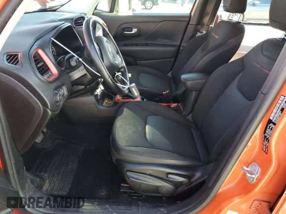 ✅ 2017 Jeep Renegade Trailhawk • VIN: ZACCJBCB0HPE90609 • Lot: 85801074. Listed on Copart with 136,187 mi. Free auction sales archive from the USA and detailed vehicle history report at DreamBid. Image 7.