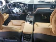 ✅ 2021 Volvo XC60 Inscription • VIN: YV4102DL8M1875831 • Lot: 65563445. Wystawiony na Copart z przebiegiem 22 968 mil. Bezpłatny archiwum sprzedaży aukcyjnych z USA i szczegółowy raport historii pojazdu na DreamBid. Zdjęcie 8.
