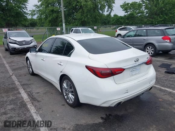 ✅ 2019 Infiniti Q50 Luxe • VIN: JN1EV7AP0KM519656 • Lot: 42604670. Wystawiony na IAAI z przebiegiem 118 126 mil. Bezpłatny archiwum sprzedaży aukcyjnych z USA i szczegółowy raport historii pojazdu na DreamBid. Zdjęcie 3.