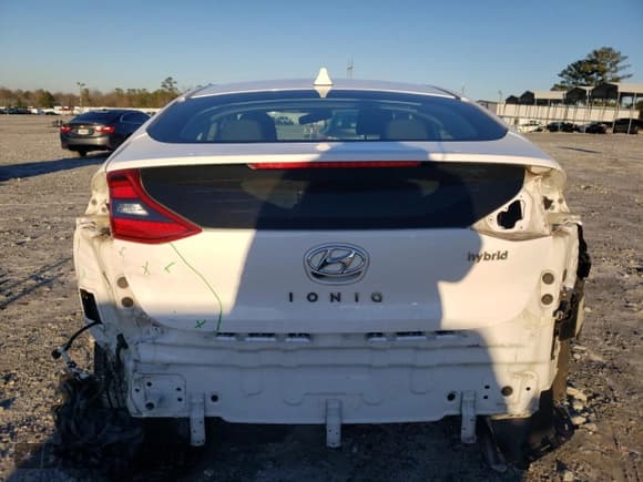 ✅ 2018 Hyundai Ioniq SEL • VIN: KMHC75LC3JU063529 • Lot: 86568204. Wystawiony na Copart z przebiegiem 127 730 mil. Bezpłatny archiwum sprzedaży aukcyjnych z USA i szczegółowy raport historii pojazdu na DreamBid. Zdjęcie 6.