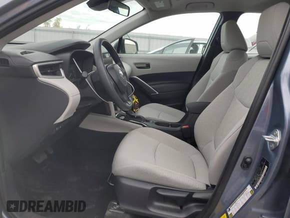 ✅ 2024 Toyota Corolla Cross L • VIN: 7MUAAABG2RV115698 • Lot: 82568305. Listed on Copart with 11,421 mi. Free auction sales archive from the USA and detailed vehicle history report at DreamBid. Image 7.