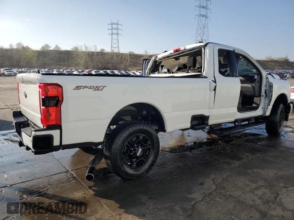 ✅ 2024 Ford F-250 • VIN: 1FT8X2BN6REC41371 • Lot: 54431135. Listed on Copart with Not provided. Free auction sales archive from the USA and detailed vehicle history report at DreamBid. Image 3.