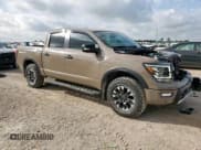 ✅ 2022 Nissan Titan SV • VIN: 1N6AA1ED0NN105552 • Lot: 65369485. Wystawiony na Copart z przebiegiem 48 932 mil. Bezpłatny archiwum sprzedaży aukcyjnych z USA i szczegółowy raport historii pojazdu na DreamBid. Zdjęcie 4.