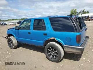 ✅ 1995 Chevrolet Blazer • VIN: 1GNDT13W7S2127583 • Lot: 69269775. Wystawiony na Copart z przebiegiem 175 857 mil. Bezpłatny archiwum sprzedaży aukcyjnych z USA i szczegółowy raport historii pojazdu na DreamBid. Zdjęcie 2.