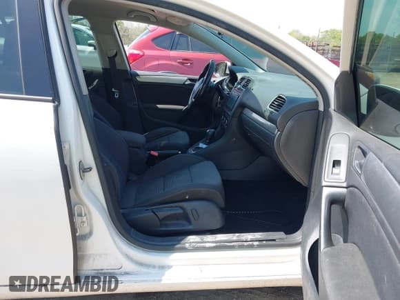 ✅ 2012 Volkswagen Golf TDI • VIN: WVWDM7AJ4CW212097 • Lot: 42029587. Listed on IAAI with 177,783 mi. Free auction sales archive from the USA and detailed vehicle history report at DreamBid. Image 5.