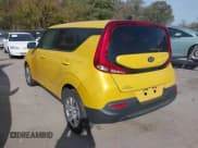 ✅ 2020 Kia Soul LX • VIN: KNDJ23AU7L7115529 • Lot: 43617528. Wystawiony na IAAI z przebiegiem 105 470 mil. Bezpłatny archiwum sprzedaży aukcyjnych z USA i szczegółowy raport historii pojazdu na DreamBid. Zdjęcie 3.