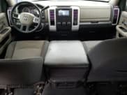 ✅ 2009 Dodge 1500 SLT • VIN: 1D3HB13T89S701516 • Lot: 81633723. Wystawiony na Copart z przebiegiem 138 256 mil. Bezpłatny archiwum sprzedaży aukcyjnych z USA i szczegółowy raport historii pojazdu na DreamBid. Zdjęcie 8.