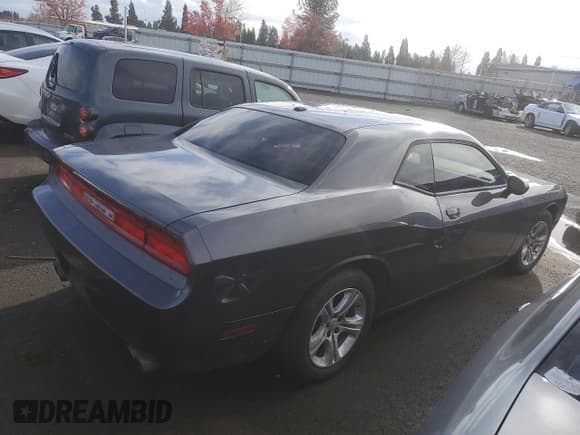 ✅ 2013 Dodge Challenger R/T • VIN: 2C3CDYBT5DH605032 • Lot: 74496764. Wystawiony na Copart z przebiegiem 97 225 mil. Bezpłatny archiwum sprzedaży aukcyjnych z USA i szczegółowy raport historii pojazdu na DreamBid. Zdjęcie 3.
