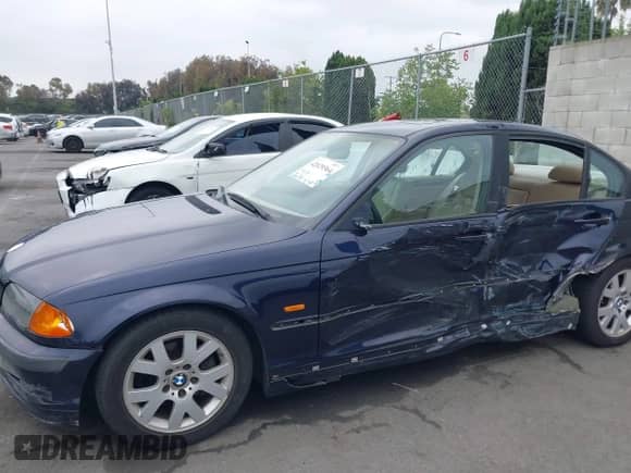 2000 BMW 3 Series 323i с VIN WBAAM3335YFP68157, выставлен на аукционе IAAI как лот 42029364 с пробегом 105 078 миль миль и . История ставок и продаж доступна на DreamBid. Изображение 17.