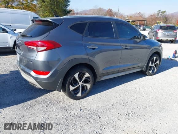 ✅ 2017 Hyundai Tucson Sport • VIN: KM8J3CA20HU429359 • Lot: 43643292. Wystawiony na IAAI z przebiegiem 125 049 mil. Bezpłatny archiwum sprzedaży aukcyjnych z USA i szczegółowy raport historii pojazdu na DreamBid. Zdjęcie 4.