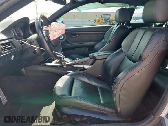 ✅ 2011 BMW M3 • VIN: WBSKG9C57BE368416 • Lot: 65966775. Wystawiony na Copart z przebiegiem 66 303 mil. Bezpłatny archiwum sprzedaży aukcyjnych z USA i szczegółowy raport historii pojazdu na DreamBid. Zdjęcie 7.