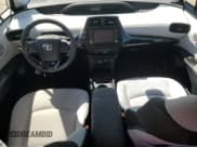 ✅ 2020 Toyota Prius LE • VIN: JTDL9RFU8L3015236 • Lot: 85289245. Wystawiony na Copart z przebiegiem 227 157 mil. Bezpłatny archiwum sprzedaży aukcyjnych z USA i szczegółowy raport historii pojazdu na DreamBid. Zdjęcie 8.