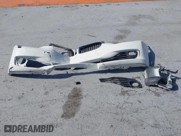 ✅ 2013 BMW 3 Series 328i • VIN: WBA3C1G50DNN93778 • Lot: 42538671. Wystawiony na IAAI z przebiegiem 140 984 mil. Bezpłatny archiwum sprzedaży aukcyjnych z USA i szczegółowy raport historii pojazdu na DreamBid. Zdjęcie 12.