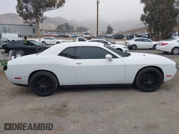 ✅ 2014 Dodge Challenger SXT • VIN: 2C3CDYAG6EH289999 • Lot: 41500473. Wystawiony na IAAI z przebiegiem 165 161 mil. Bezpłatny archiwum sprzedaży aukcyjnych z USA i szczegółowy raport historii pojazdu na DreamBid. Zdjęcie 13.