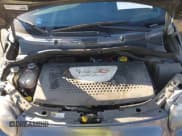 ✅ 2015 FIAT 500e • VIN: 3C3CFFGE5FT503720 • Lot: 43487101. Wystawiony na IAAI z przebiegiem 56 744 mil. Bezpłatny archiwum sprzedaży aukcyjnych z USA i szczegółowy raport historii pojazdu na DreamBid. Zdjęcie 10.