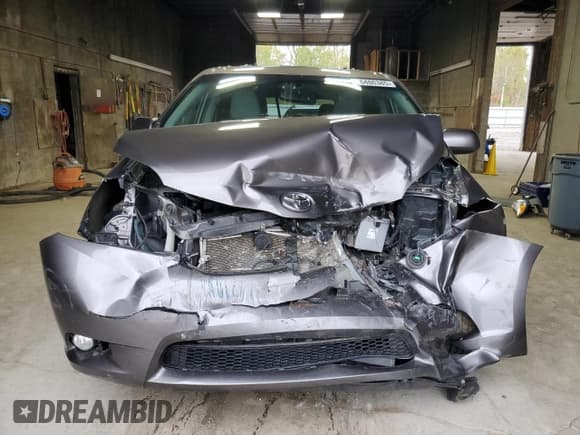 ✅ 2016 Toyota Sienna XLE • VIN: 5TDDK3DCXGS131767 • Lot: 86486385. Listed on Copart with Not provided. Free auction sales archive from the USA and detailed vehicle history report at DreamBid. Image 5.