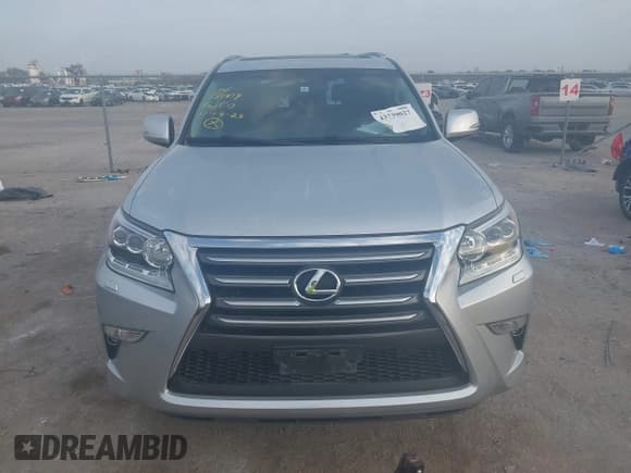 ✅ 2018 Lexus GX 460 Premium • VIN: JTJBM7FX8J5204251 • Lot: 43739027. Wystawiony na IAAI z przebiegiem 105 685 mil. Bezpłatny archiwum sprzedaży aukcyjnych z USA i szczegółowy raport historii pojazdu na DreamBid. Zdjęcie 12.