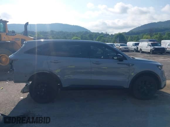 2022 Kia Sorento X-Line S z VIN 5XYRLDLC0NG097441, wystawiony jako IAAI lot #42556752 z przebiegiem 21 463 mil mil oraz . Historia ofert i sprzedaży dostępna na DreamBid. Obrazek 14.