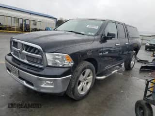 2010 Dodge 1500 SLT z VIN 1D7RV1GT8AS197381, wystawiony jako Copart lot #82304975 z przebiegiem 124 506 mil mil oraz Szkoda całkowita • Salvage title. Historia ofert i sprzedaży dostępna na DreamBid. Obrazek 1.
